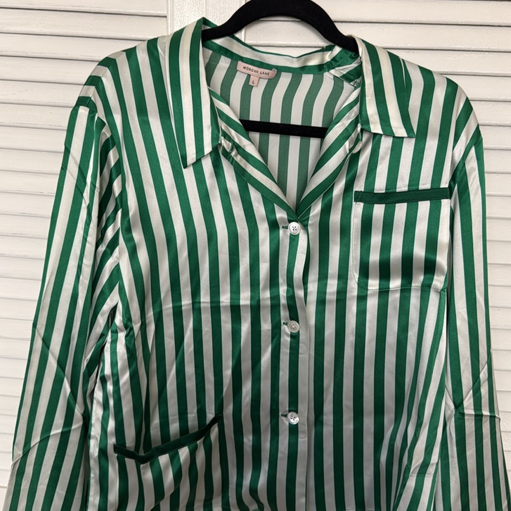 Morgan Lane 〰️ Emerald Ruthie Silk PJ Set - Picture 6 of 10